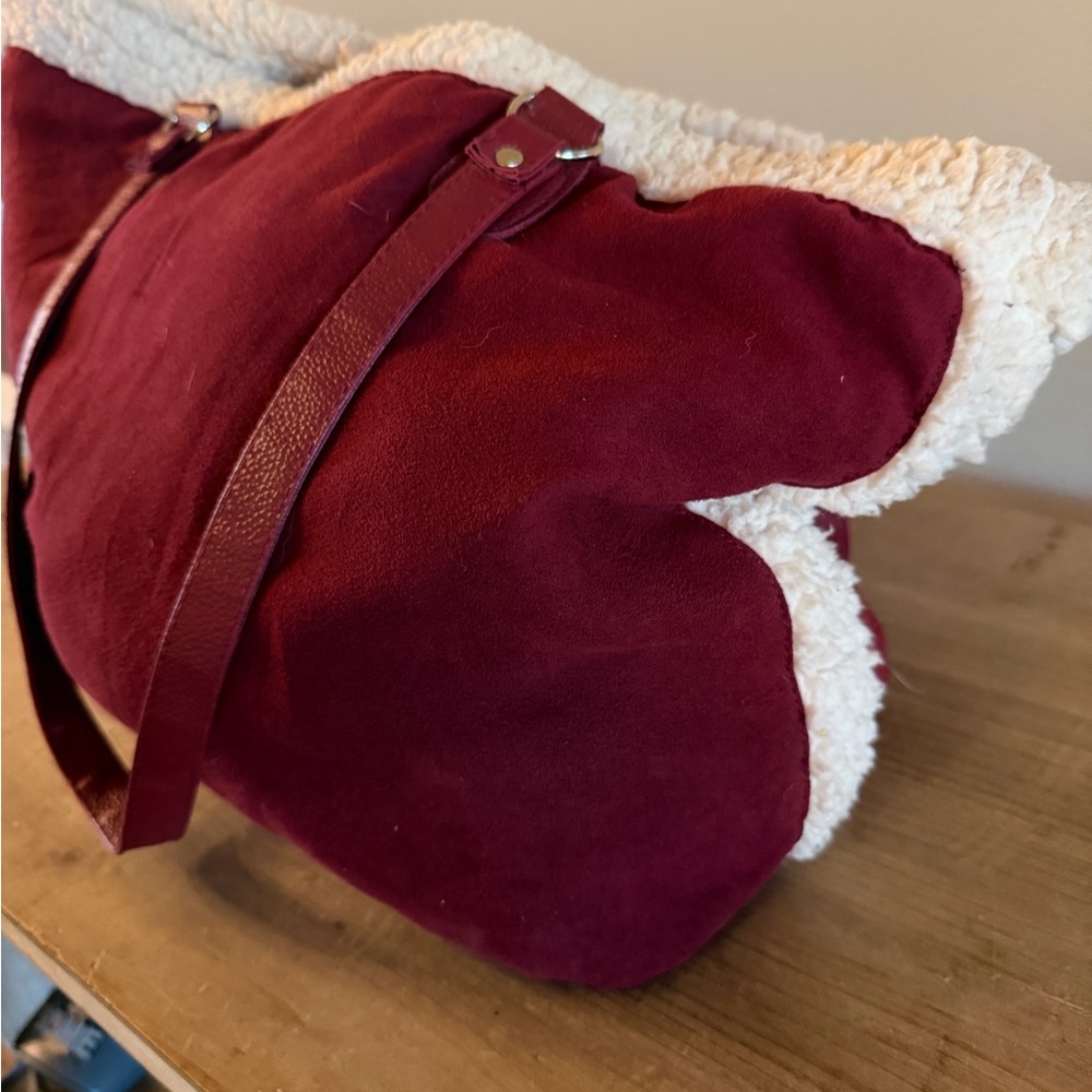 Elegant Burgundy Shoulder Bag‎ with Cream Trim